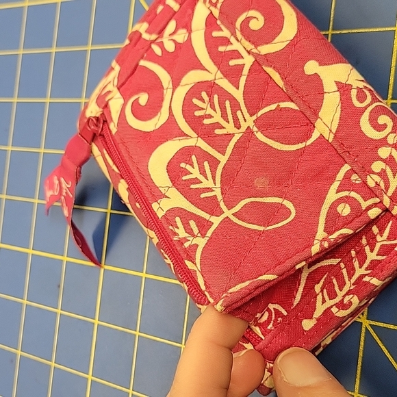 Vera Bradley Quilted Wallet 5.5 x 4 Closed - Picture 10 of 11